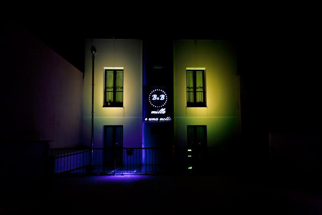 Couette-café Mille E Notte 3*